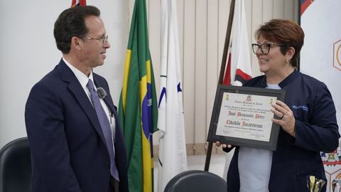 Un nuevo hijo para Jacareí: el homenaje al Dr. José Benjamín Pérez Matos