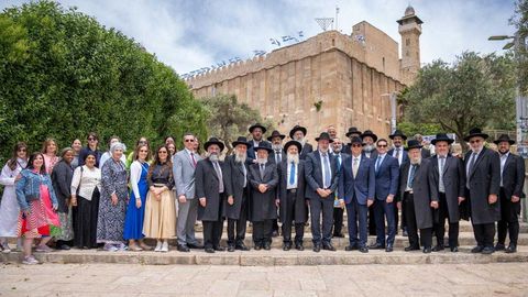 El Dr. José Benjamín Pérez Matos Encabezó una Delegación Internacional en Hebrón Durante las Celebraciones del Día de Jerusalén
